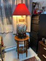 Lampe chinoise en porcelaine avec pied sculpté en bois, Huis en Inrichting, Lampen | Tafellampen, Ophalen, Zo goed als nieuw, Hout