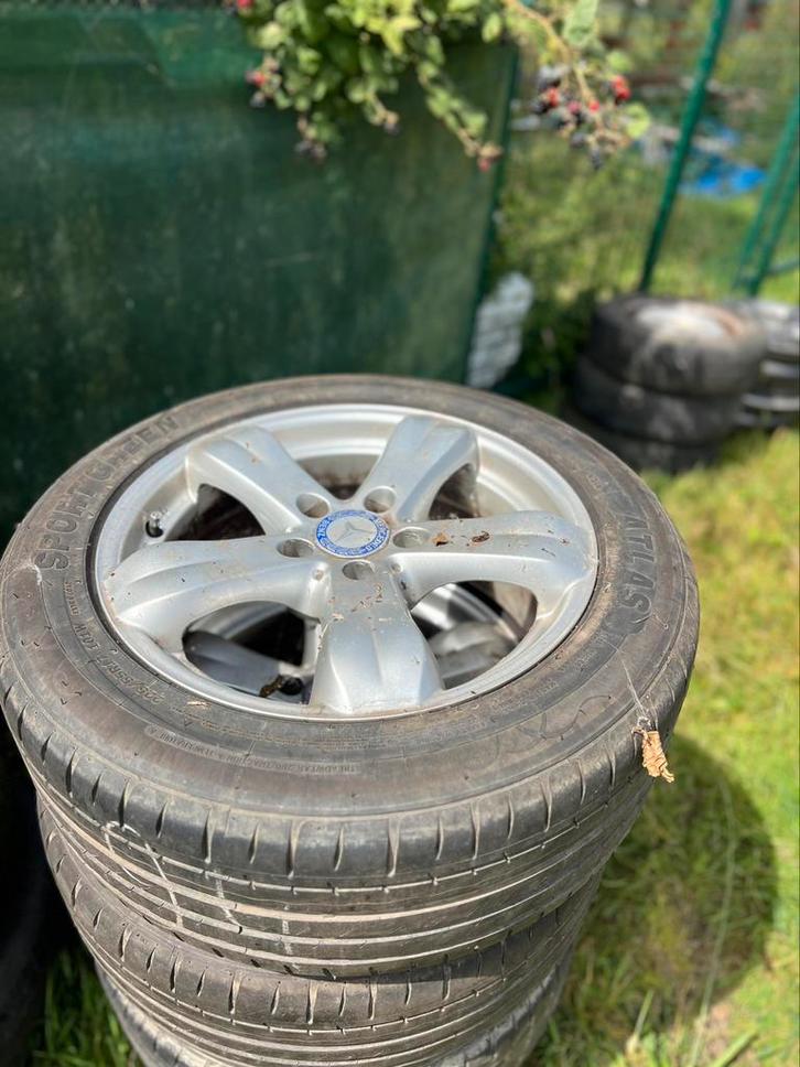 Banden en velgen Mercedes ook bijna nieuwe, Auto-onderdelen, Banden en Velgen, Band(en), 16 inch, Ophalen