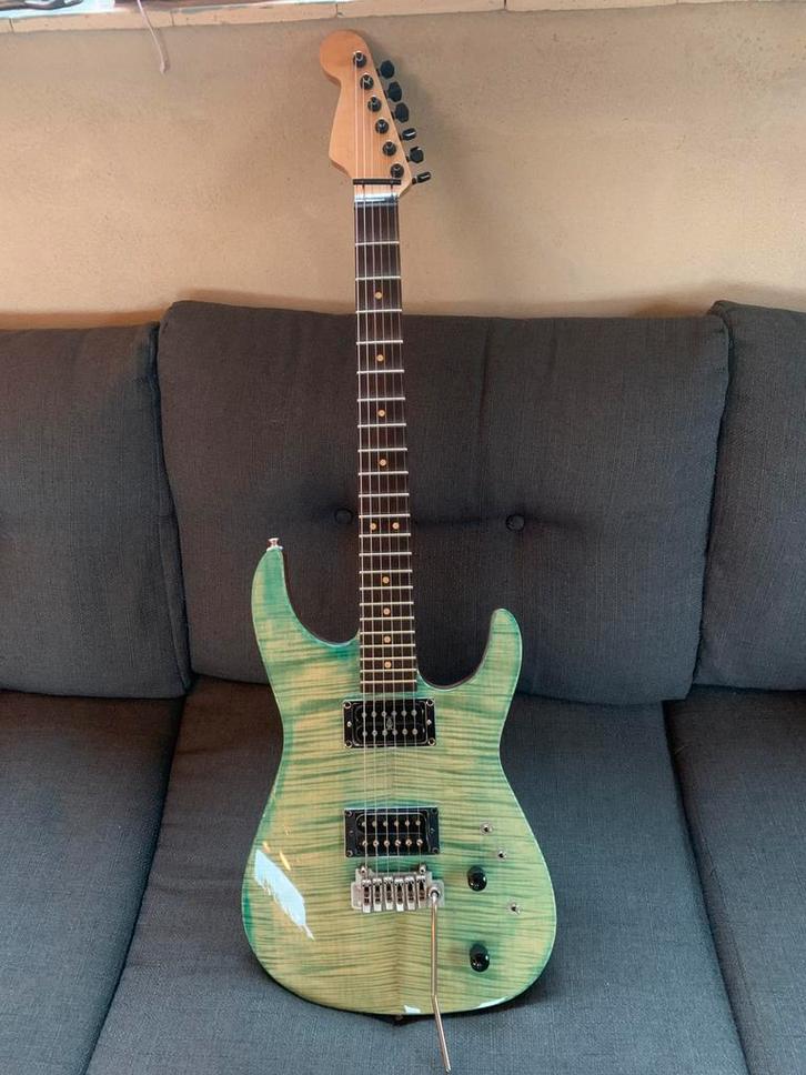 Luthier elektrische gitaar/geschulpte toets, Muziek en Instrumenten, Snaarinstrumenten | Gitaren | Elektrisch, Zo goed als nieuw