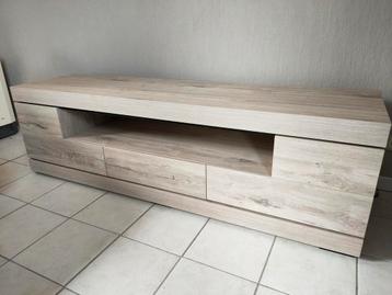 Etna tv kast nieuw beschikbaar voor biedingen