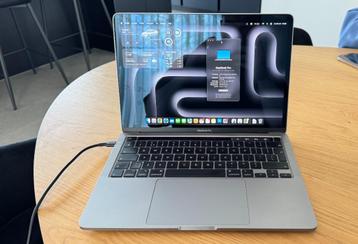 Macbook Pro 13" 2020 Intel(R) Core(TM) i5 Touchbar beschikbaar voor biedingen