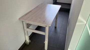 Bureau bois reglable en hauteur beschikbaar voor biedingen
