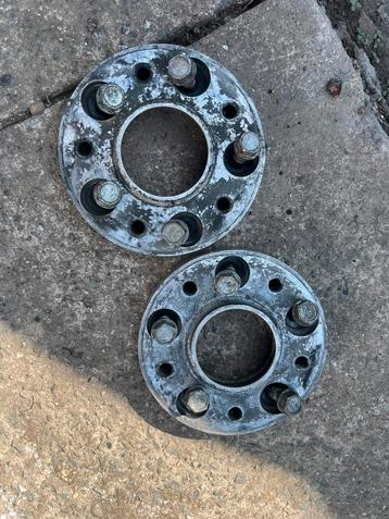 Spacers (op bmw e91 gezeten” beschikbaar voor biedingen