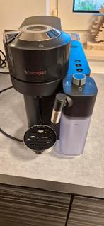 Nespresso Vertuo Lattissima +extra garantie, Elektronische apparatuur, Ophalen, Zo goed als nieuw, Koffiemachine