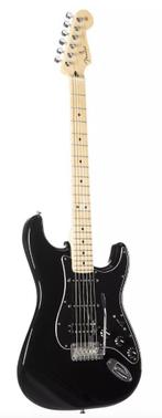 Neuve:Fender Stratocaster Limited Edition MN//HSS/FullBlack, Musique & Instruments, Instruments à corde | Guitares | Électriques