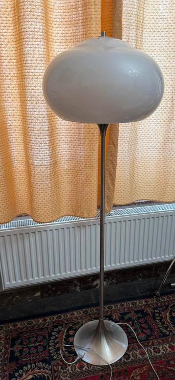 Lampe vintage beschikbaar voor biedingen