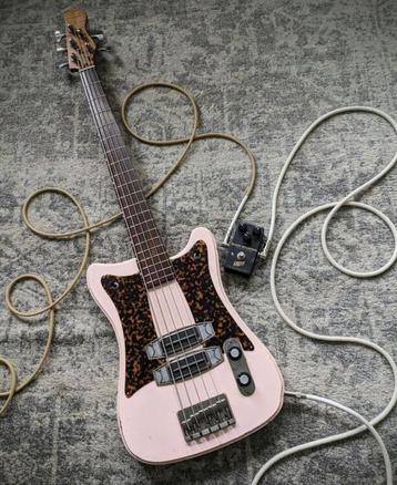 Fidelity 5 sting bass guitar, Enlèvement, Comme neuf, Électrique, 5 cordes