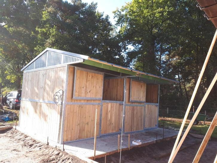 Degelijke nieuw buitenstallen schuilstal  weide stallen, Tuin en Terras, Tuinhuizen, Zo goed als nieuw, Ophalen of Verzenden