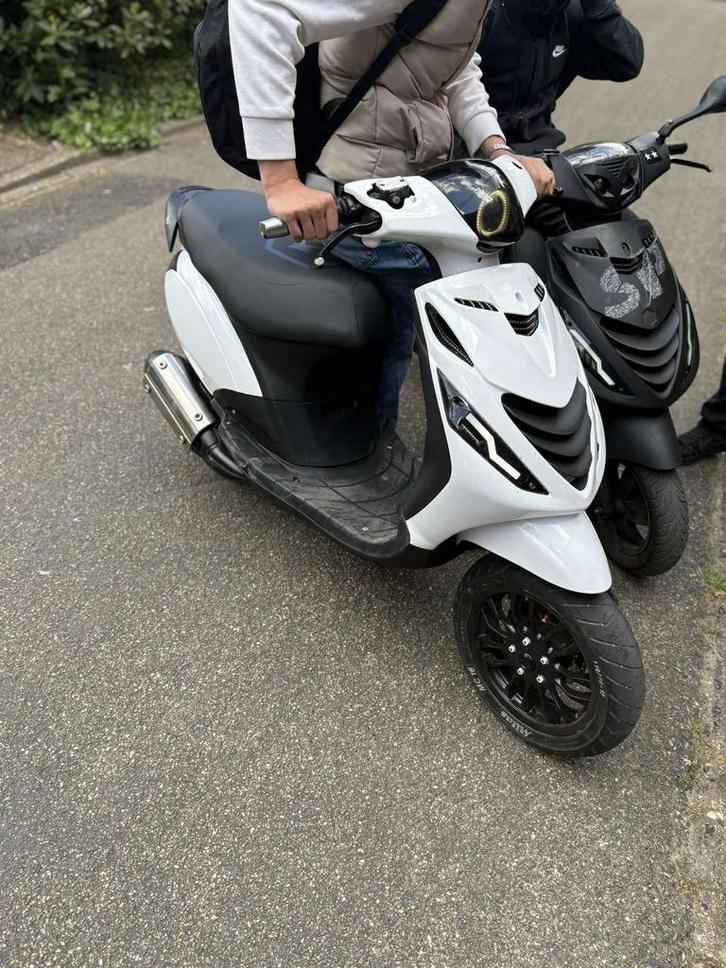 Piaggio zip 172cc, Fietsen en Brommers, Scooters | Piaggio, Zo goed als nieuw, Zip, Klasse B (45 km/u), Tweetakt, Ophalen