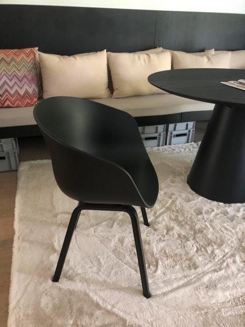 2 stoelen HAY zwart kuip/zwart onderstel, Huis en Inrichting, Stoelen, Zo goed als nieuw, Kunststof, Zwart, Ophalen