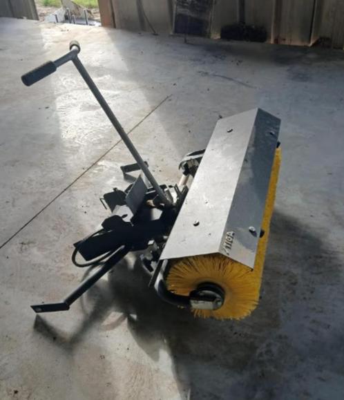 borstelmachine stiga nieuw, Tuin en Terras, Veegmachines, Nieuw, Ophalen