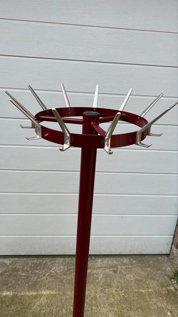 Design kapstok beschikbaar voor biedingen