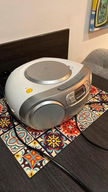 Radio - cd - casettespeler beschikbaar voor biedingen