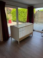 Babybedje + matras + lakentjes, Kinderen en Baby's, Ophalen, Zo goed als nieuw, Minder dan 140 cm, Matras