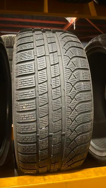 235/40/19 Pirelli Winter beschikbaar voor biedingen