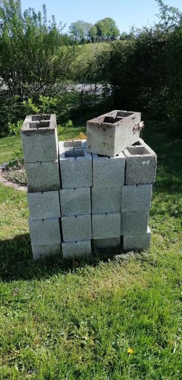 À donner-18 blocs de béton, Enlèvement, Comme neuf, Béton
