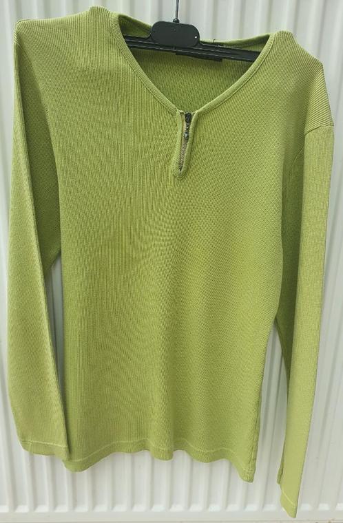 Groene t-shirt /blouse van Passport maat M, Kleding | Dames, T-shirts, Gedragen, Maat 38/40 (M), Groen, Lange mouw, Ophalen of Verzenden