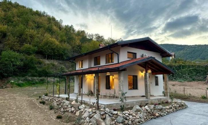 Nieuw huis te huur  in het zuidwesten van Bulgarije, Immo, Buitenland, Overig Europa, Woonhuis, Dorp