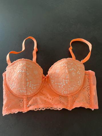 Zalmroze bh. Maat 75B. Zeer goede staat. beschikbaar voor biedingen