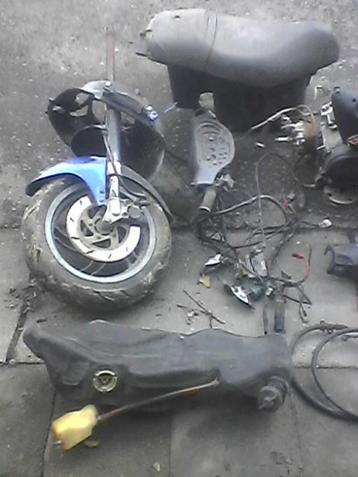 a vendre lot de pièce gilera runeur  beschikbaar voor biedingen