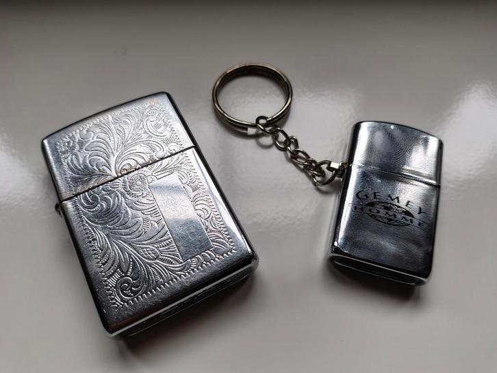 Briquet Zippo Venitian + petit porte clé, Collections, Articles de fumeurs, Briquets & Boîtes d'allumettes, Comme neuf, Briquet