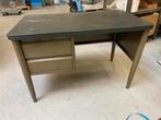 Vintage metalen bureau, Huis en Inrichting, Bureaus, Ophalen, Gebruikt, Bureau