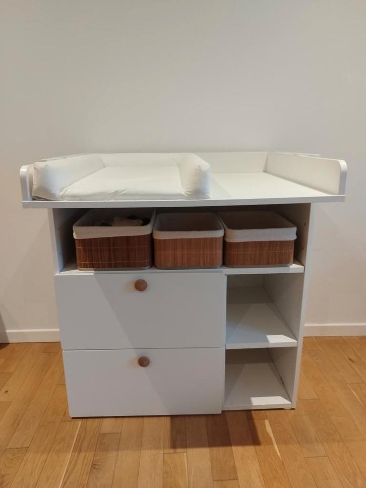 Table à langer complète + matelas + housses + paniers, Enfants & Bébés, Chambre d'enfant | Linge de lit