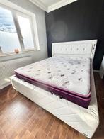Grand lit + matelas, Huis en Inrichting, Slaapkamer | Bedden, Ophalen, Wit, Qualite, Tweepersoons