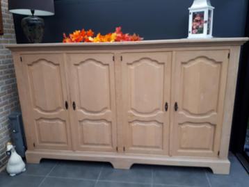 Dressoirkast (vol houten) beschikbaar voor biedingen