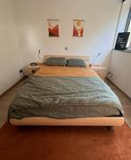 Bed 140x200 cm met 2 nachtkastjes, Ophalen, Gebruikt, Bruin, Tweepersoons
