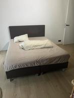 Boxspring - 200cm op 160cm (incl. topmatras), Huis en Inrichting, Slaapkamer | Boxsprings, Ophalen, Bruin, Tweepersoons, Zo goed als nieuw
