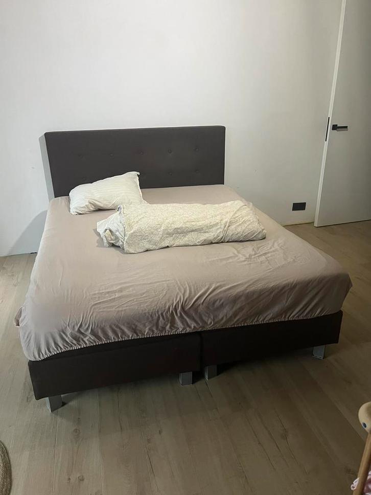Boxspring - 200cm op 160cm (incl. topmatras), Huis en Inrichting, Slaapkamer | Boxsprings, Zo goed als nieuw, 160 cm, 200 cm, Tweepersoons