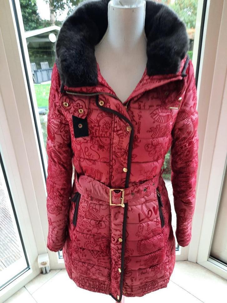 Supermooie mantel DESIGUAL - 38/40, Kleding | Dames, Jassen | Winter, Zo goed als nieuw, Maat 38/40 (M), Rood, Ophalen of Verzenden