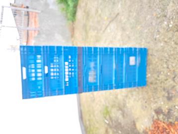 plastieken bakken  beschikbaar voor biedingen