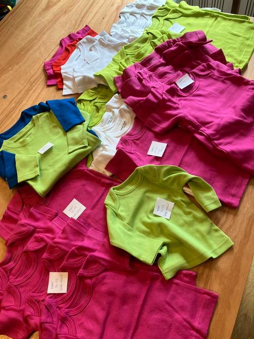 LOT NIEUWE BABY T-SHIRTS - 31stuks, Kinderen en Baby's, Babykleding | Baby-kledingpakketten, Zo goed als nieuw, Ophalen of Verzenden