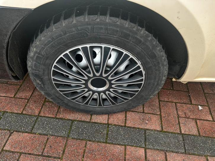 205/65 X 16 C, Autos : Pièces & Accessoires, Pneus & Jantes, Pneus et Jantes, 4 Saisons, 16 pouces, 205 mm, Véhicule utilitaire