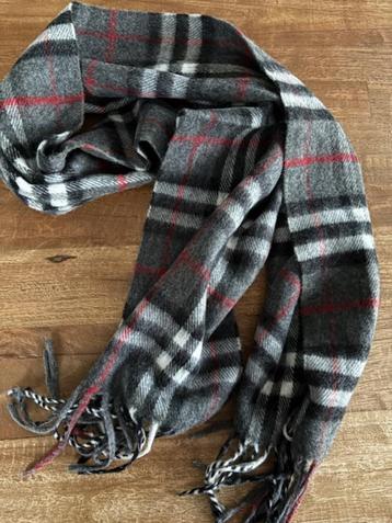 Sjaal zachte beschikbaar voor biedingen