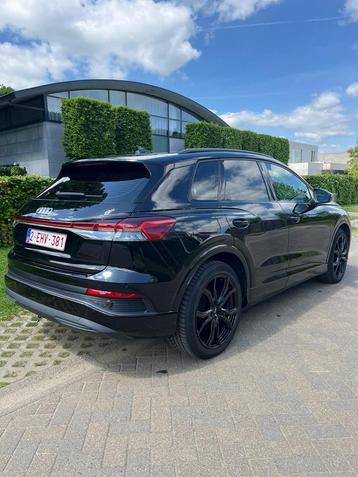 Audi Q4 e-tron 40 - Mythoszwart | 520 km actieradius, Auto's, Automaat, Achterwielaandrijving, USB, Zwart