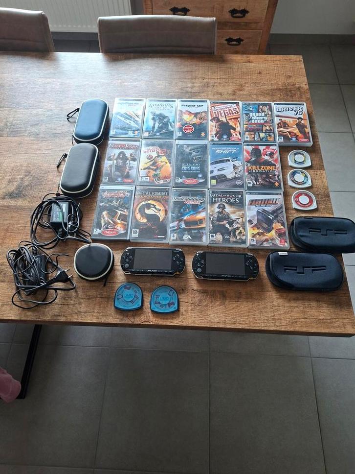 Sony PsP + spelletjes, Games en Spelcomputers, Spelcomputers | Sony PSP, Zo goed als nieuw, PSP, Zwart, Met games, Ophalen of Verzenden