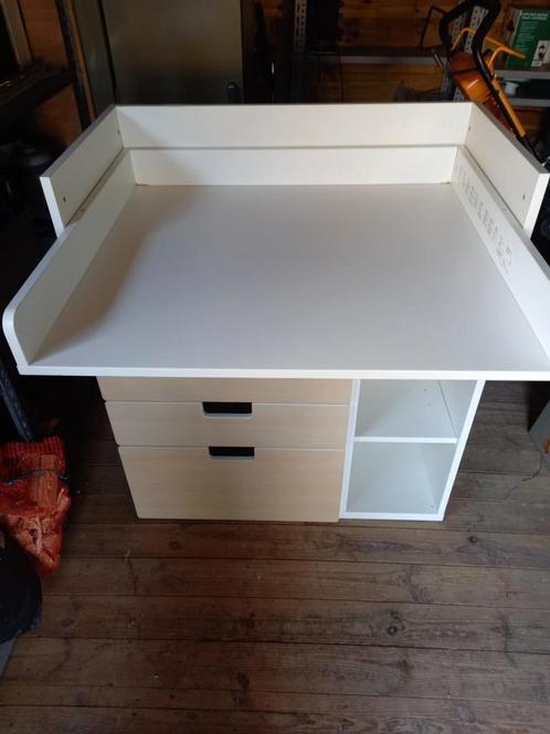 table à langer transformable en bureau ikea, Kinderen en Baby's, Kinderkamer | Commodes en Kasten, Gebruikt, Ophalen