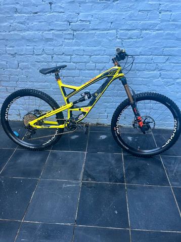 Yt industries enduro mtb 27” carbon costum build beschikbaar voor biedingen