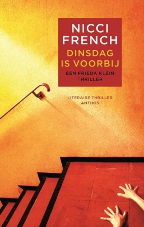 Te Koop Boek DINSDAG IS VOORBIJ Nicci French, Boeken, Thrillers, Gelezen, Europa overig, Ophalen of Verzenden
