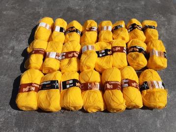 Set van 22 ballen en 1/2 bal „yellow pearl” beschikbaar voor biedingen