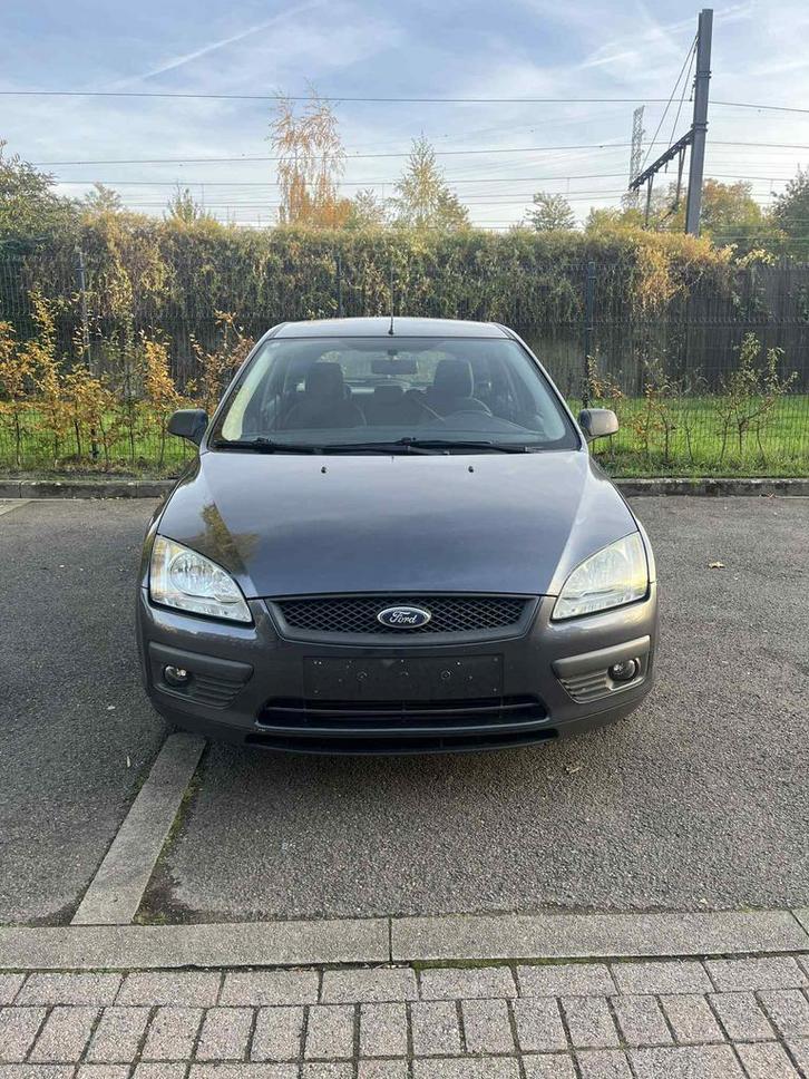 Ford Focus 1.6 diesel prêt à immatriculer, Auto's, Ford, Bedrijf, Te koop, Focus, Diesel, Euro 4, Berline, 5 deurs, Zilver of Grijs