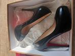 Leren Christian louboutin pumps maat 39 in prachtstaat, Kleding | Dames, Schoenen, Ophalen of Verzenden, Pumps