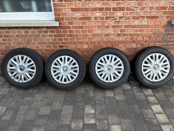 Volkswagen velgen en banden beschikbaar voor biedingen