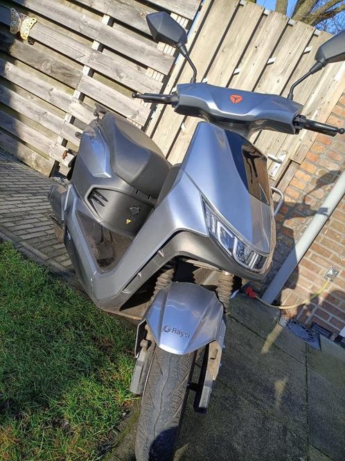 Elektrische scooter Yadea T9L, Fietsen en Brommers, Scooters | Vespa, Zo goed als nieuw, Overige modellen, Klasse A (25 km/u)