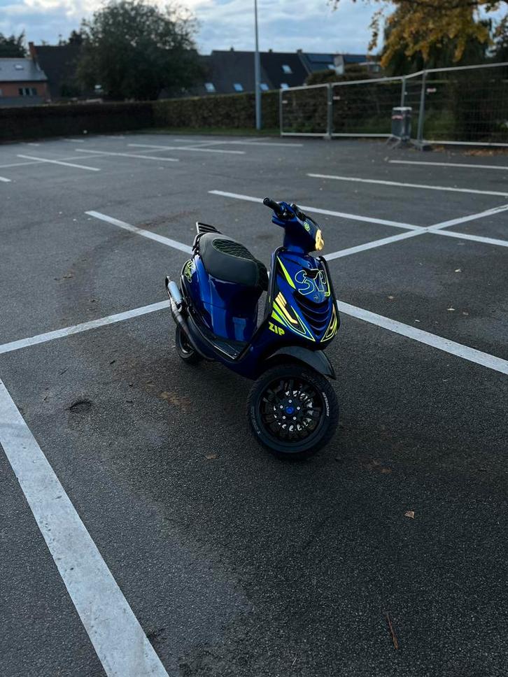 Piaggo zip 70cc 2t, Fietsen en Brommers, Scooters | Piaggio, Zo goed als nieuw, Klasse B (45 km/u), Benzine, Ophalen