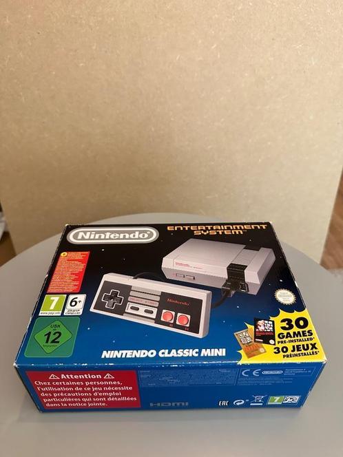 Nintendo Mini NES heel weinig gebruikt, Games en Spelcomputers, Spelcomputers | Nintendo Super NES, Gebruikt, Met 1 controller