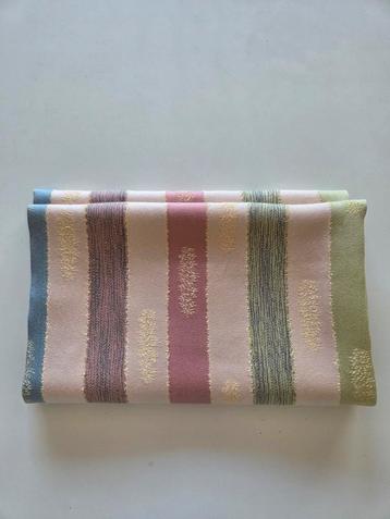 Vintage vierkanten tafelkleed 1m20 x 1m20 beschikbaar voor biedingen